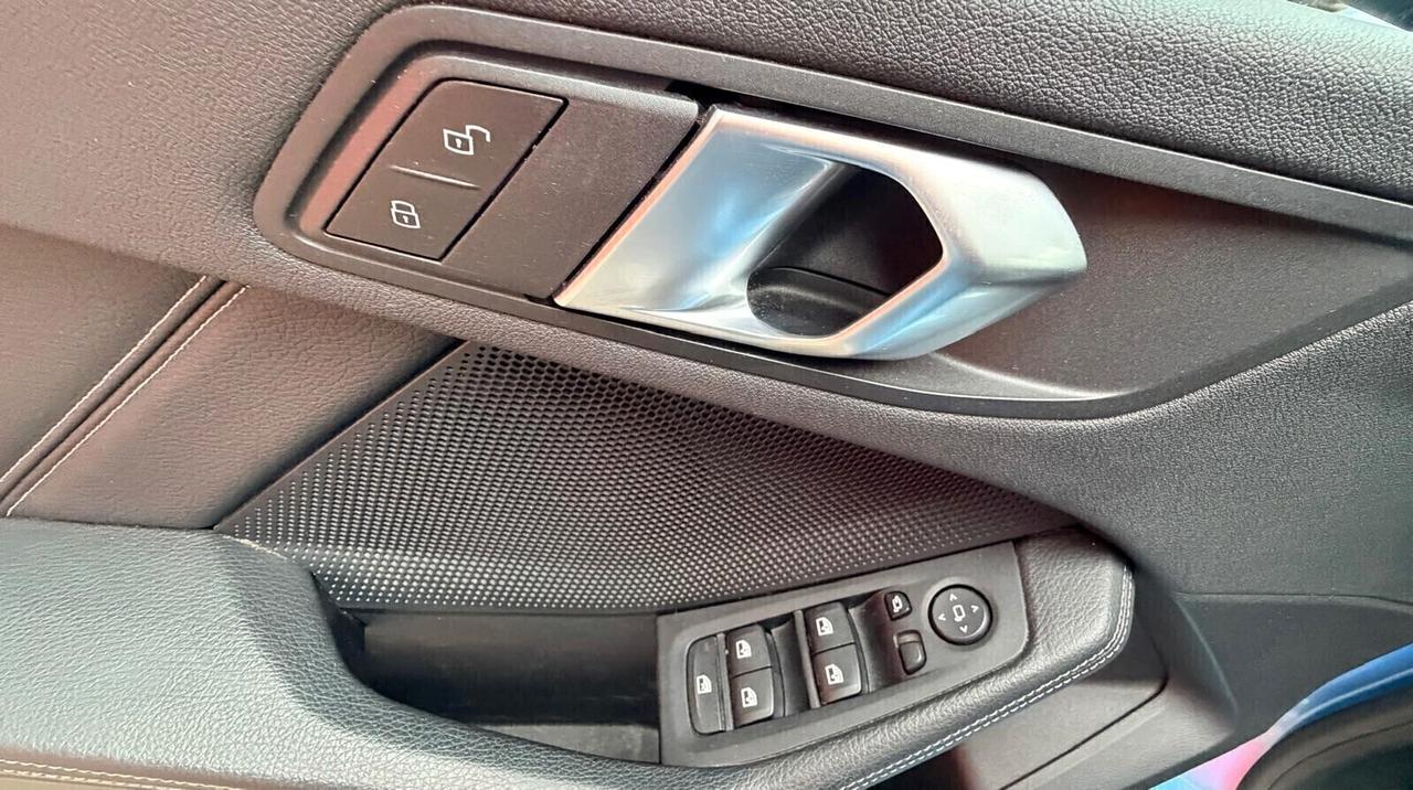 Bmw 116d 5p. Sport Automatica Neopatentati Virtual Cockpit