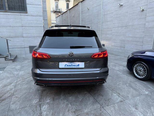 VOLKSWAGEN Touareg 3.0 V6 TDI 286 CV SCR R line tetto panoramico