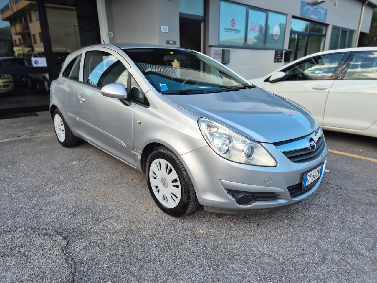 Opel Corsa 1.2 3 porte Club