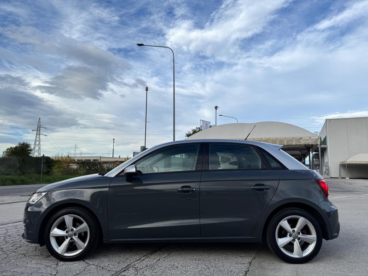 AUDI A1 SPORTBACK 1.0 TFSI Metal Plus