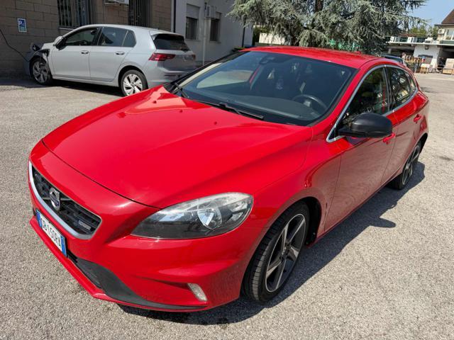 VOLVO V40 D2 R-design Momentum senza nessun lavoro da fare