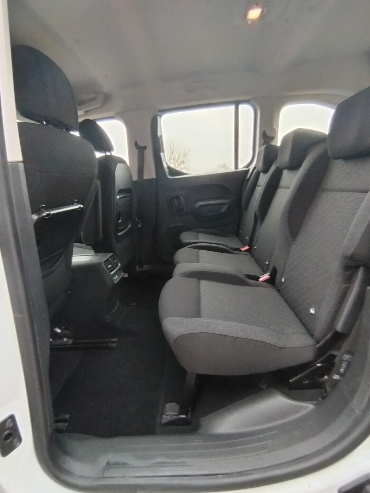 Peugeot Rifter 130cv. full.