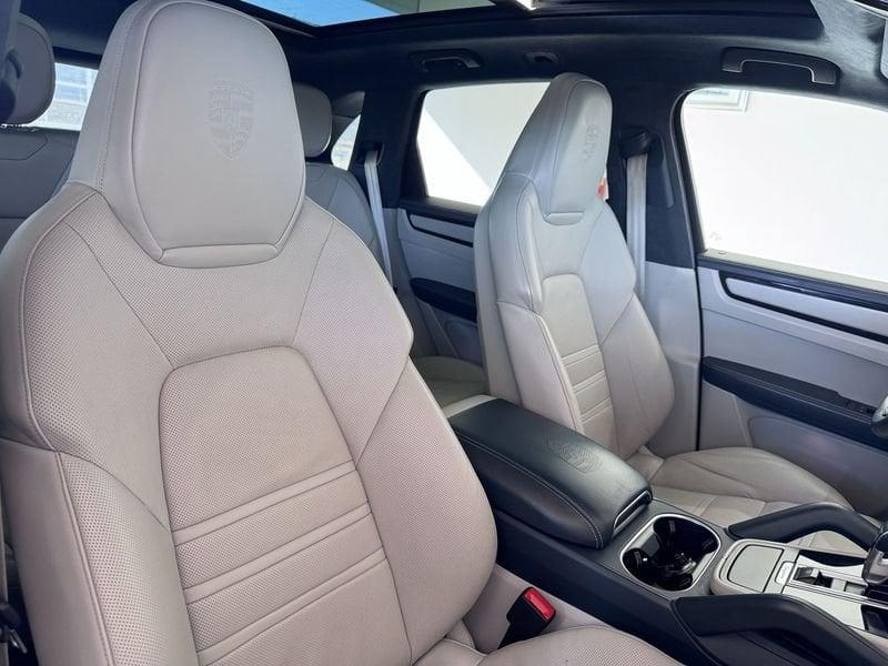 Porsche Cayenne 3.0 V6 E-HYBRID