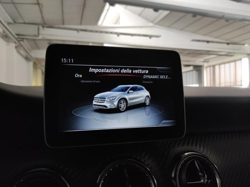 Mercedes-Benz GLA (X156) - GLA 200 d Automatic 4Matic Business Extra