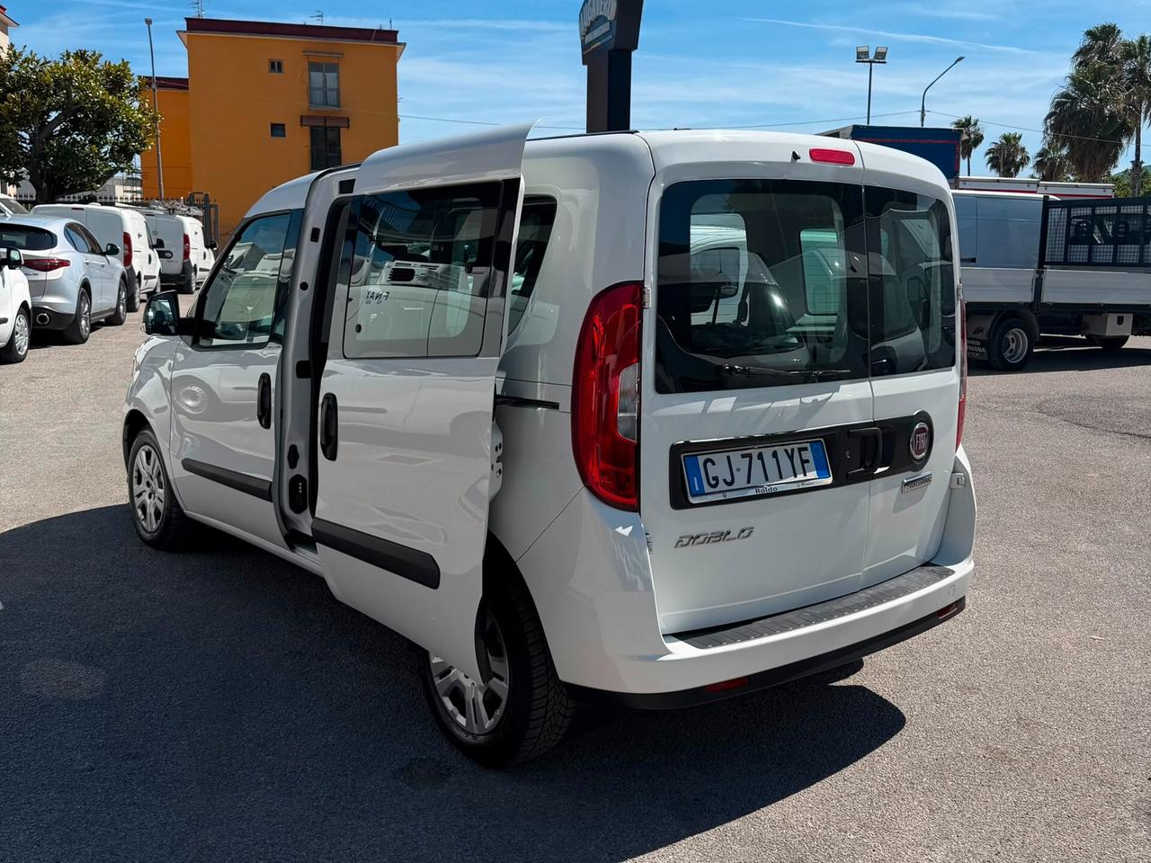 FIAT DOBLO' 1.6 AUTOCARRO 5 POSTI