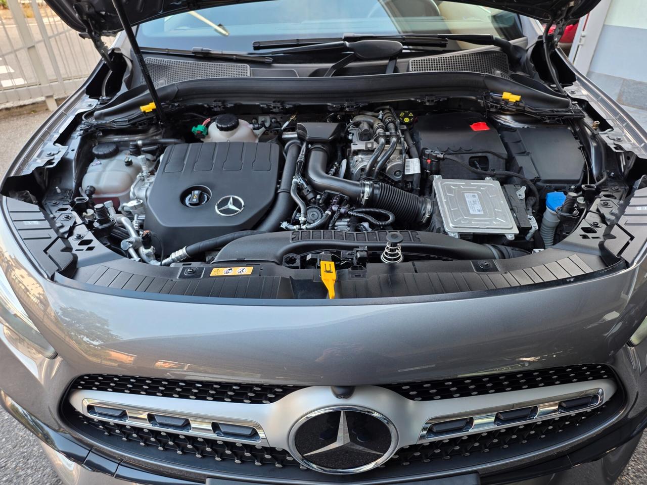 Mercedes-benz GLA 250 Eq-Power Premium AUTTETTO+20"+CAMERA 360°/SERVICE MERCEDES