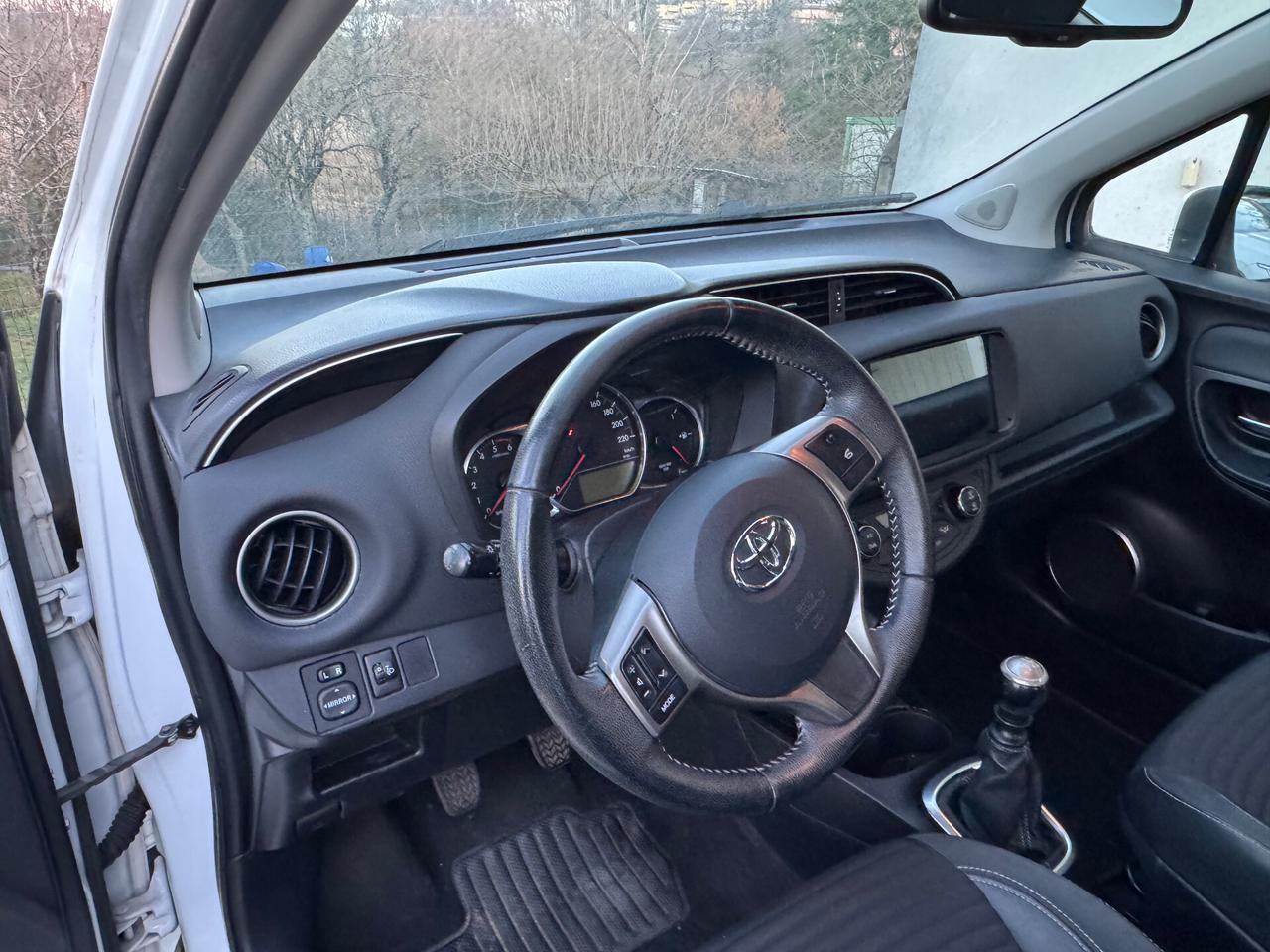 Toyota Yaris 1.4 D-4D 5 porte Lounge 05/2015