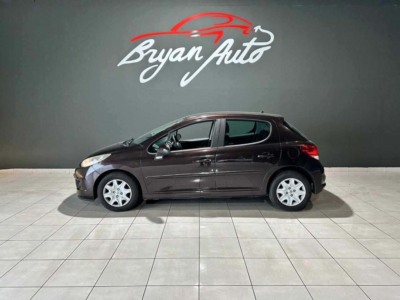 Peugeot 207 1.4 8V 75CV 5p. SPECIAL EDITION