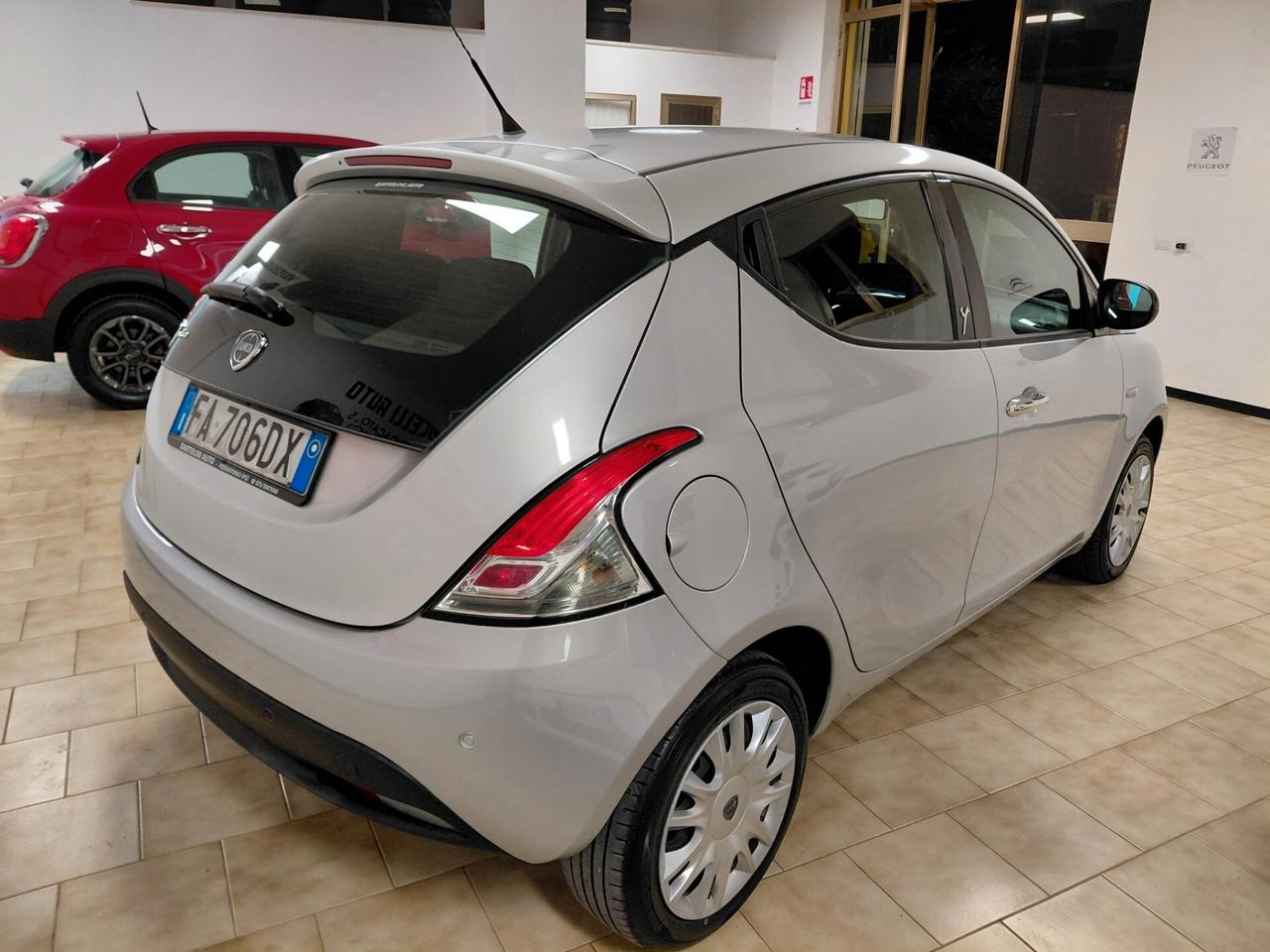 LANCIA YPSILON ANNO 2015 DS 1.3 MULTIJET ADATTA NEOPATENTATI KM 160 MILA