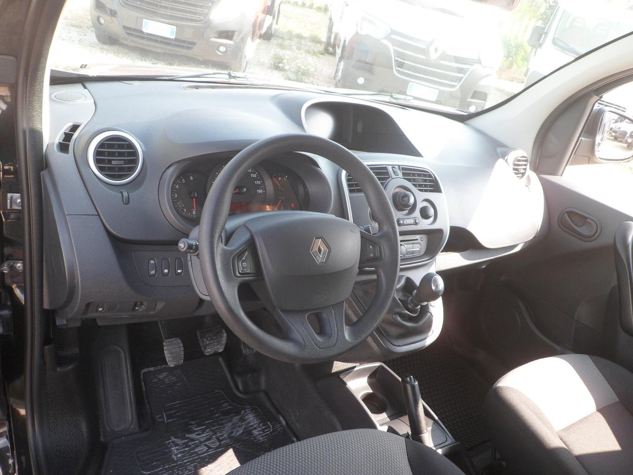 Renault Kangoo maxi 5 posti autovettura