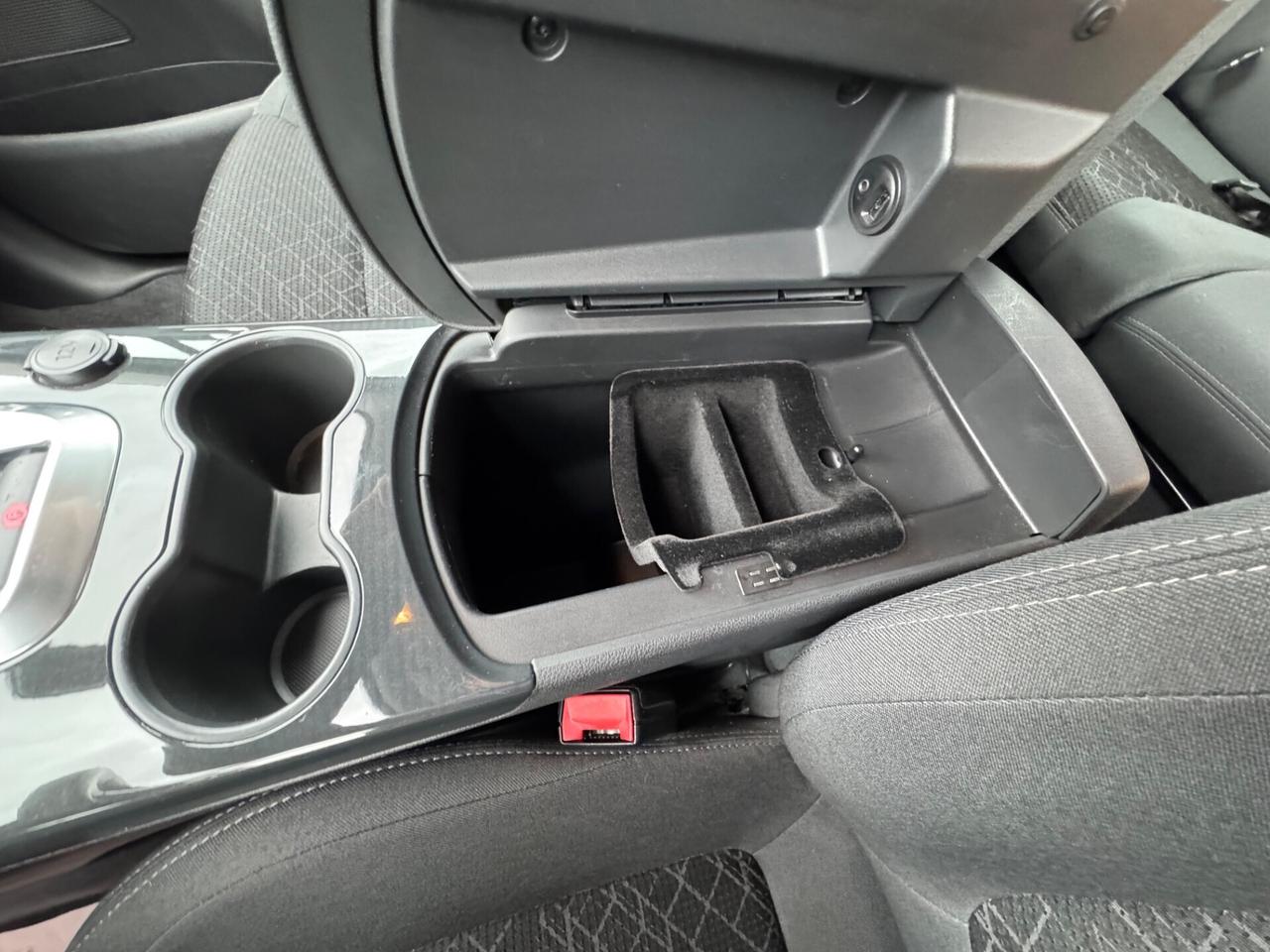 Peugeot 3008 1.6 HDi 115CV Active