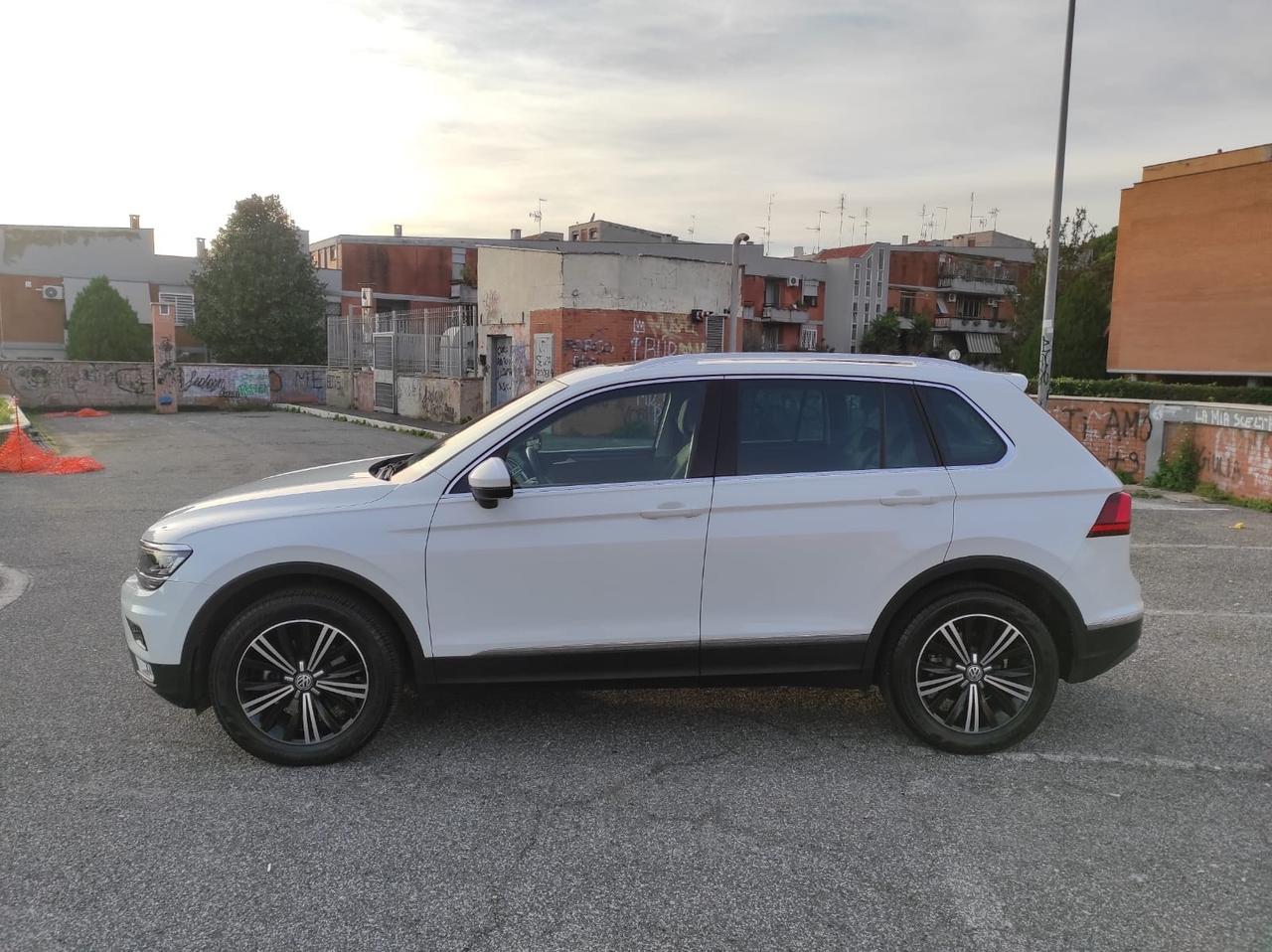 Volkswagen Tiguan 2.0 TDI DSG 4 MOTION *Virtual Cockpit-Matrix