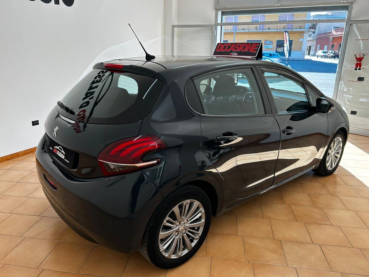 Peugeot 208 PureTech 82 Stop&Start 5 porte Signature