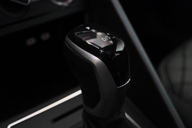 VOLKSWAGEN Taigo 1.0 TSI 110 CV DSG R-Line