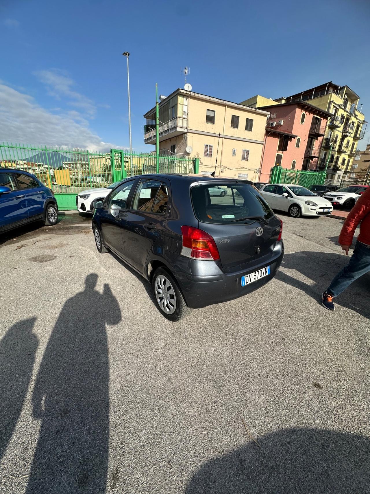 Toyota Yaris 1.0 5 porte Luxury pack