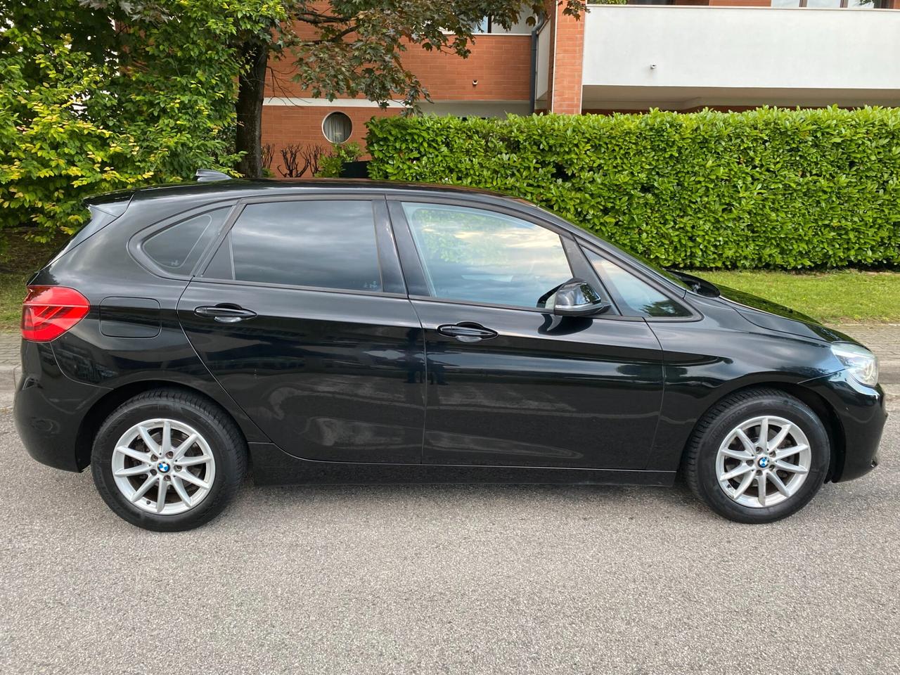 Bmw 2er Active Tourer 216d Active Tourer Advantage