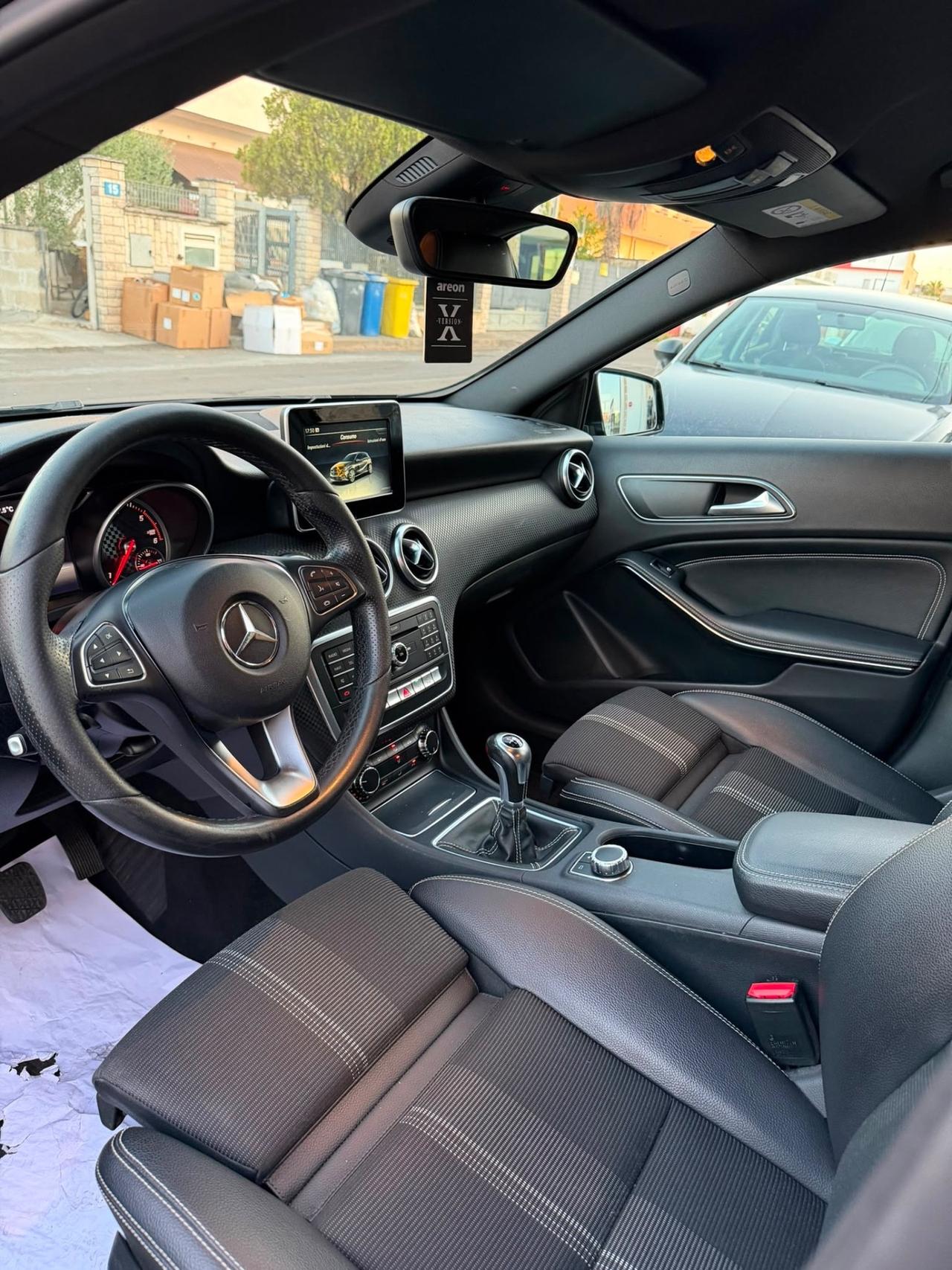 Mercedes-benz A 180 d Sport-2017 LED/17"
