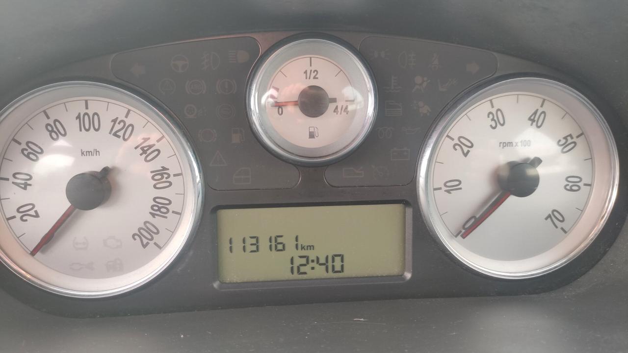 Lancia Ypsilon 1.2 bz 69CV NEOPATENTATAI - 2011