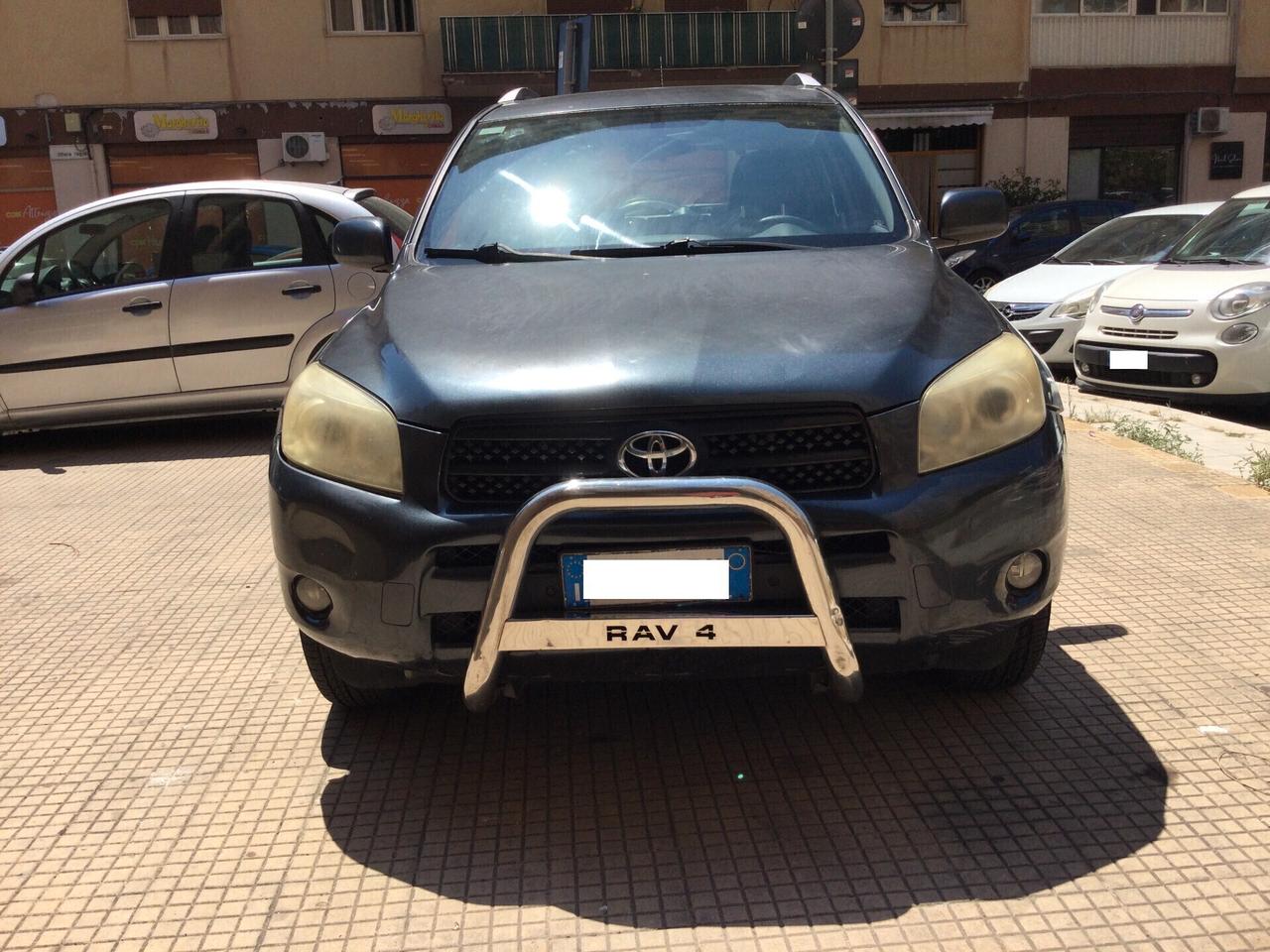 Toyota RAV4 2.2 D-4D 136 CV Luxury