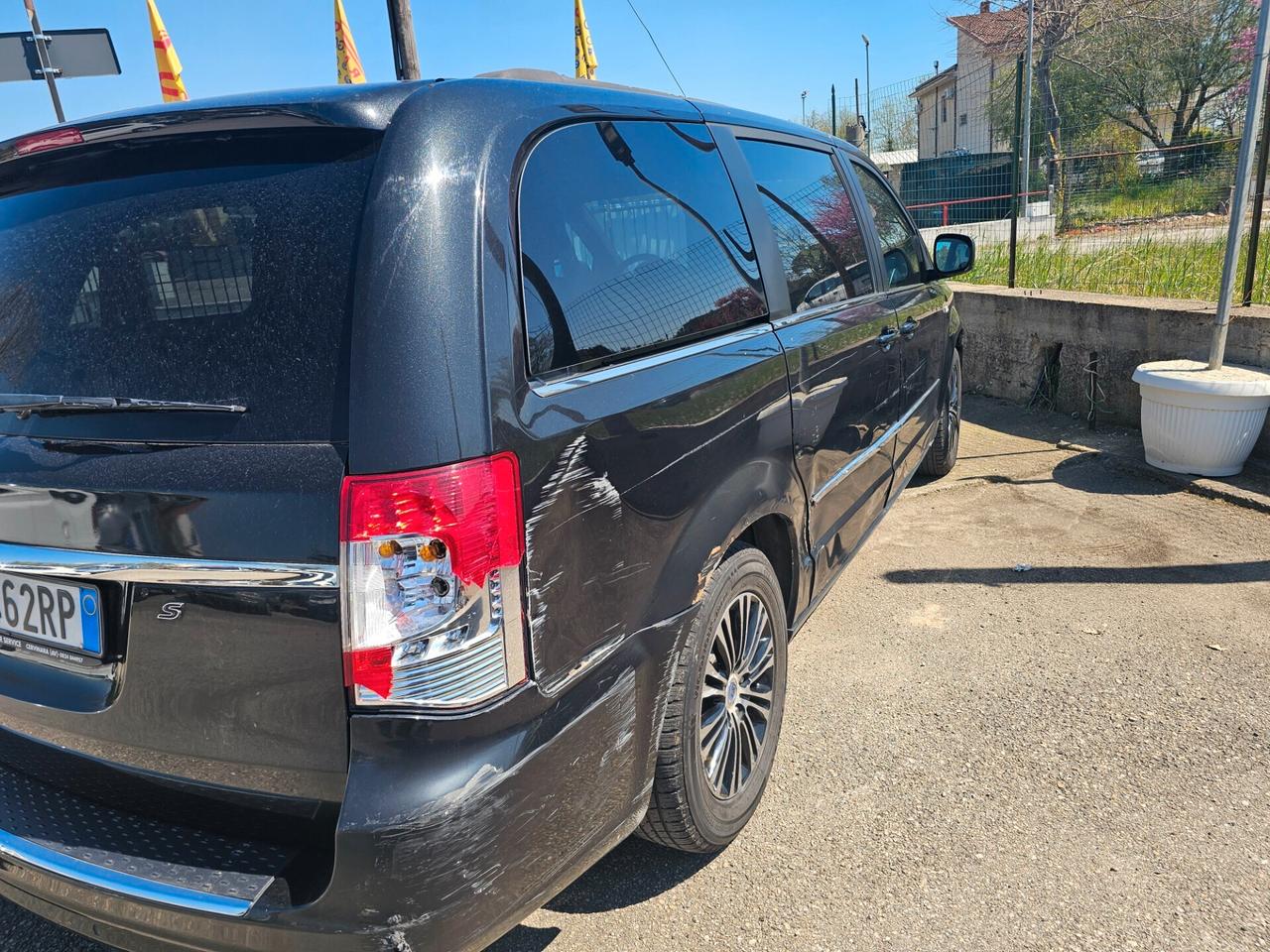 Lancia Voyager 2.8 Turbodiesel S 177 CV