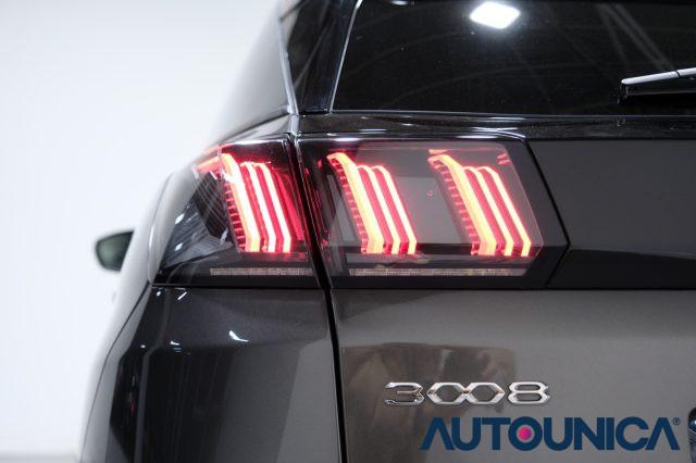 PEUGEOT 3008 HYBRID4 300 E-EAT8 ALLURE PACK