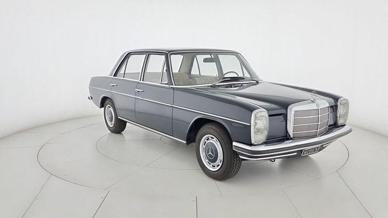 Mercedes-Benz W115 200 200 8 - condizioni impeccabili