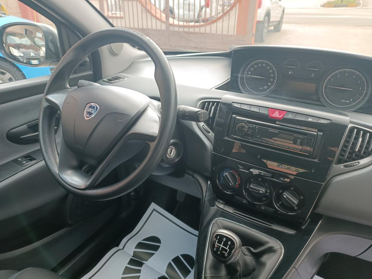 Lancia Ypsilon 1.2 69 CV