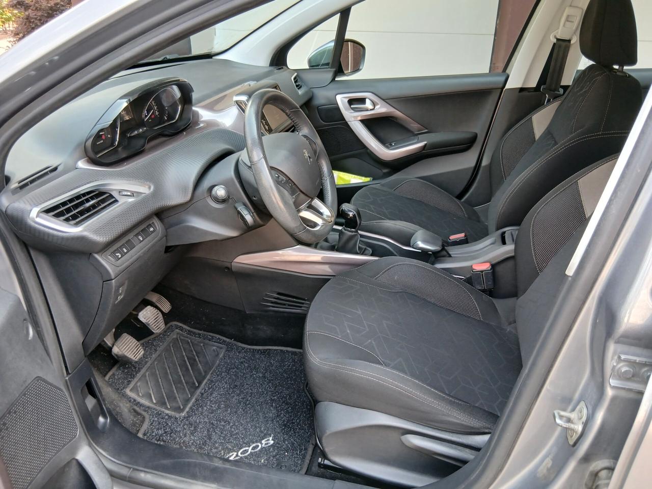 Peugeot 2008 BlueHDi 75 Active Ok per neo patentati TUA a € 158 mese