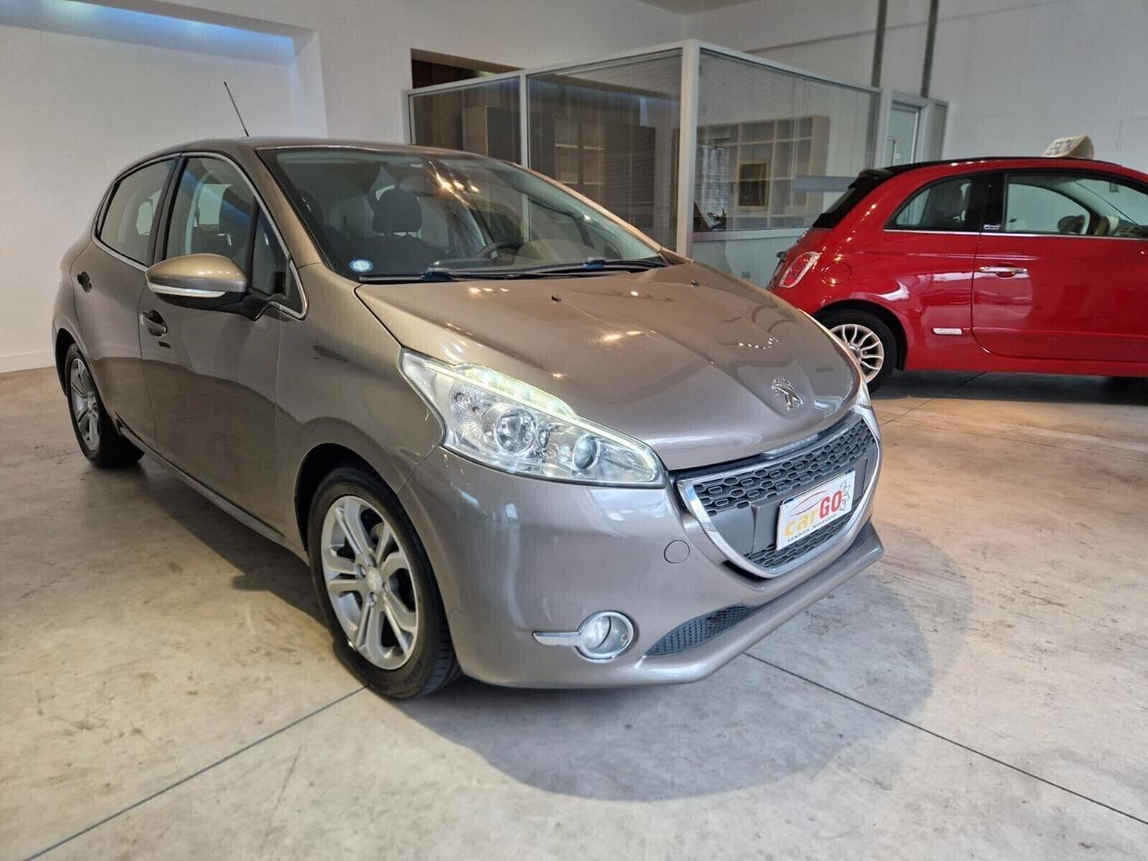 Peugeot 208 1.2 VTi 82 CV 5 porte allure