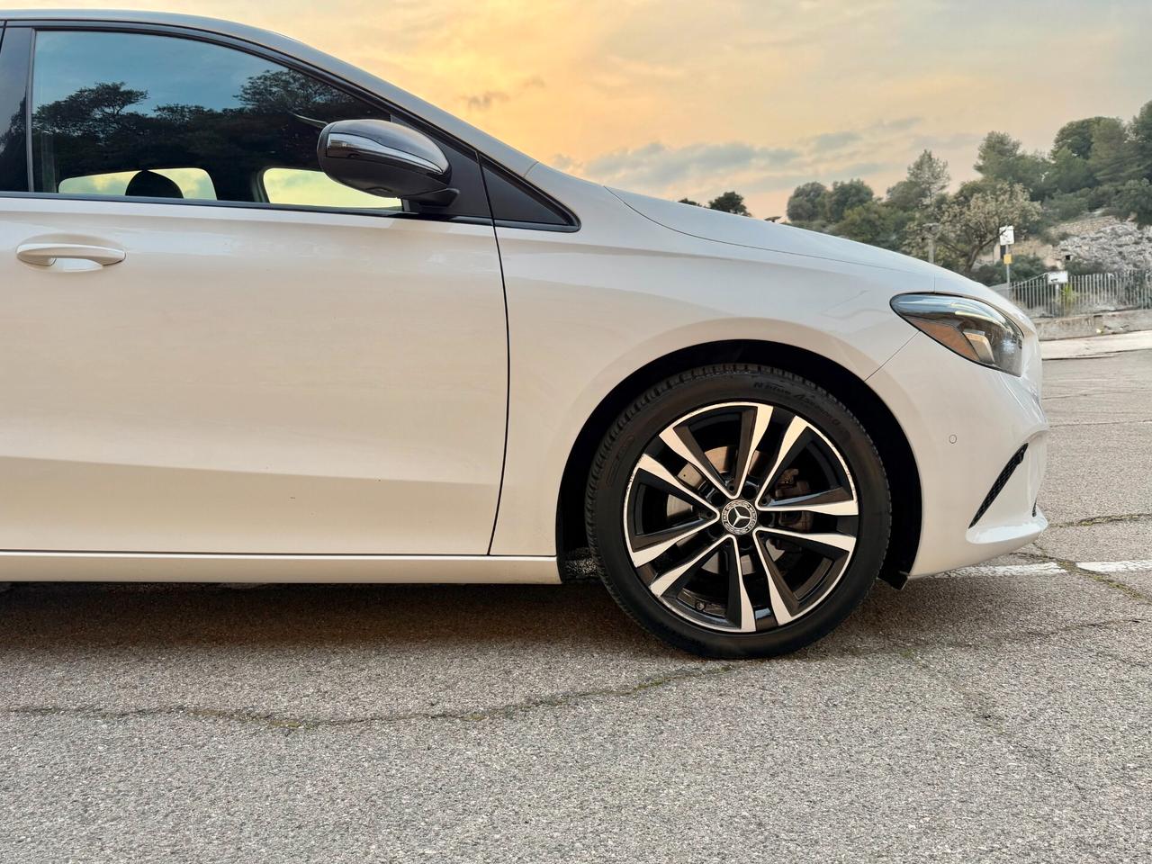 Mercedes B180/1500 116CV/CAR PLAY/VIRTUAL/TAGLIANDI MB