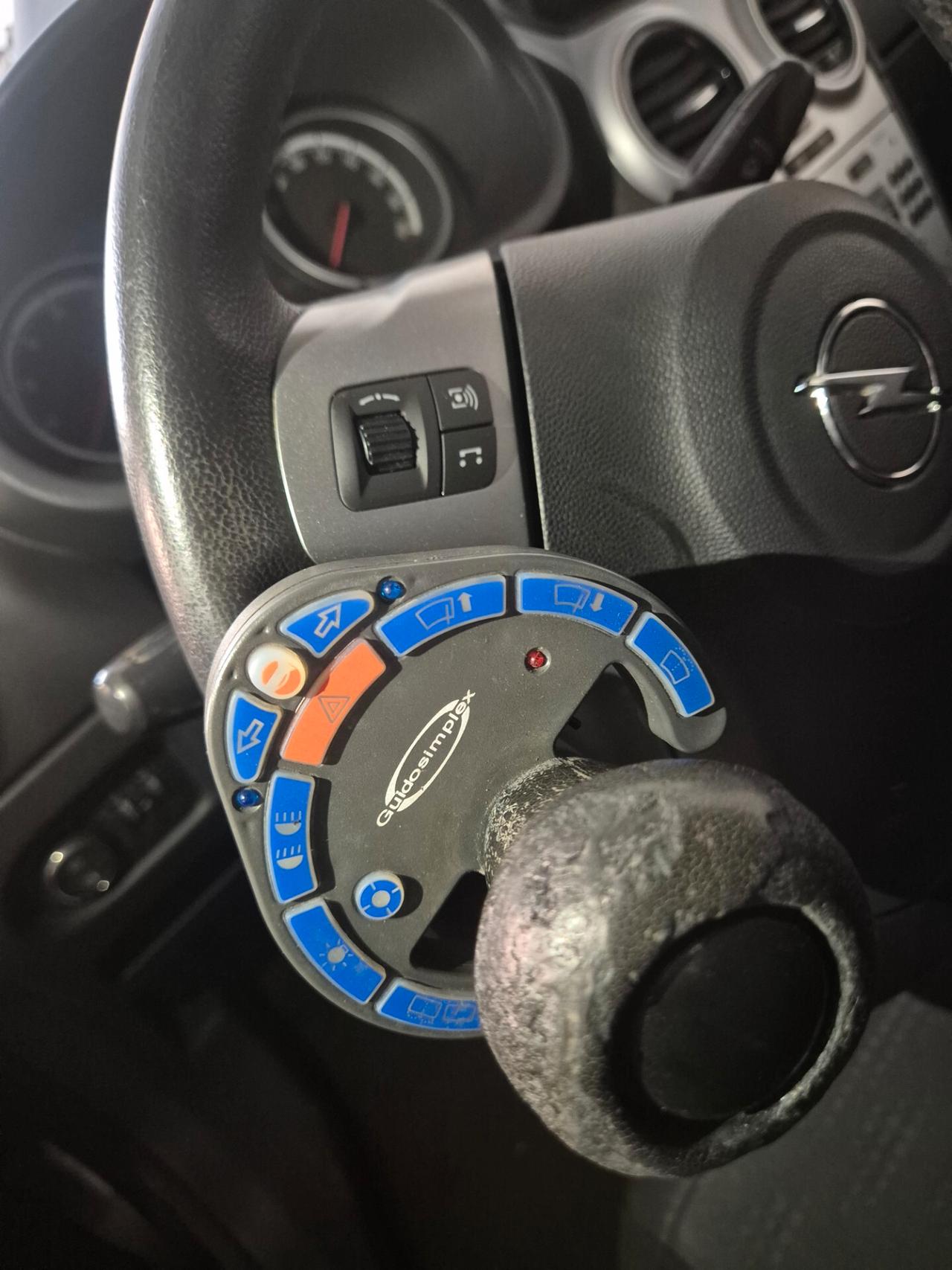 Opel Corsa 1.2 5 porte GUIDOSIMPLEX