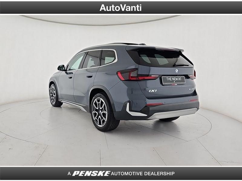 BMW iX1 eDrive 20 X-Line