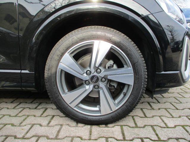 AUDI Q2 30 TDI S-line Edition LED/Camera/CarPlay