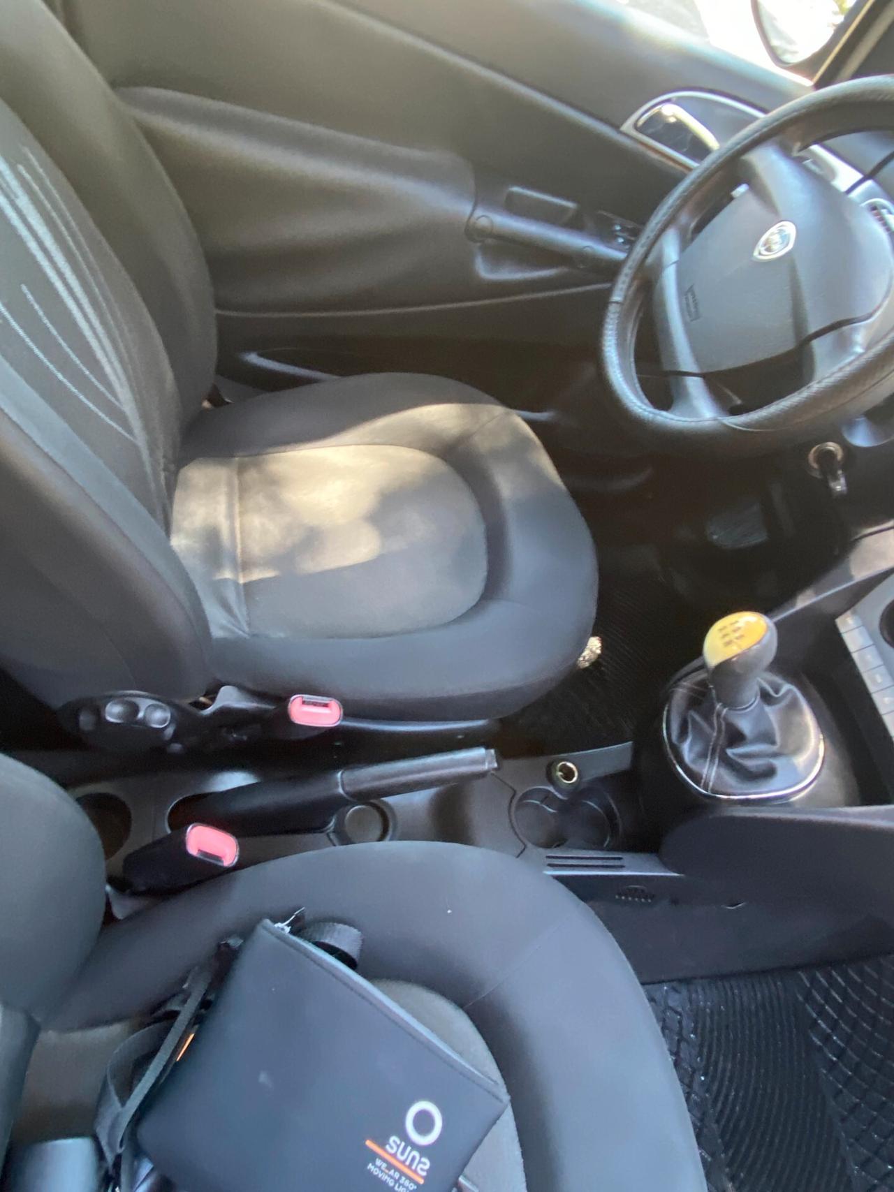 Lancia Ypsilon 1.3 MJT 90 CV Oro