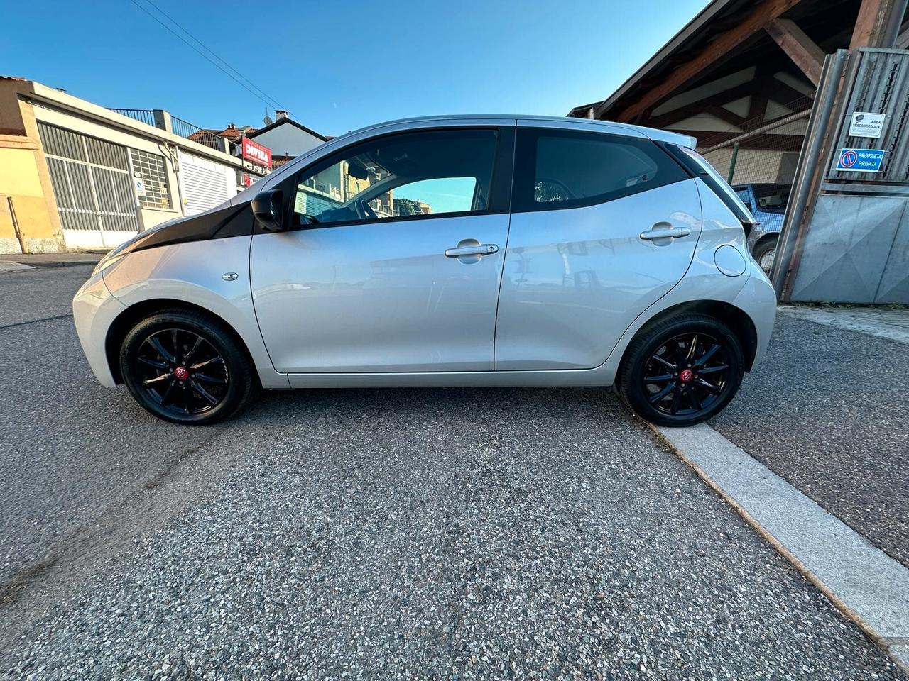 Toyota Aygo 1.0 VVT-i 69 CV 5 porte x-cool TSS MMT