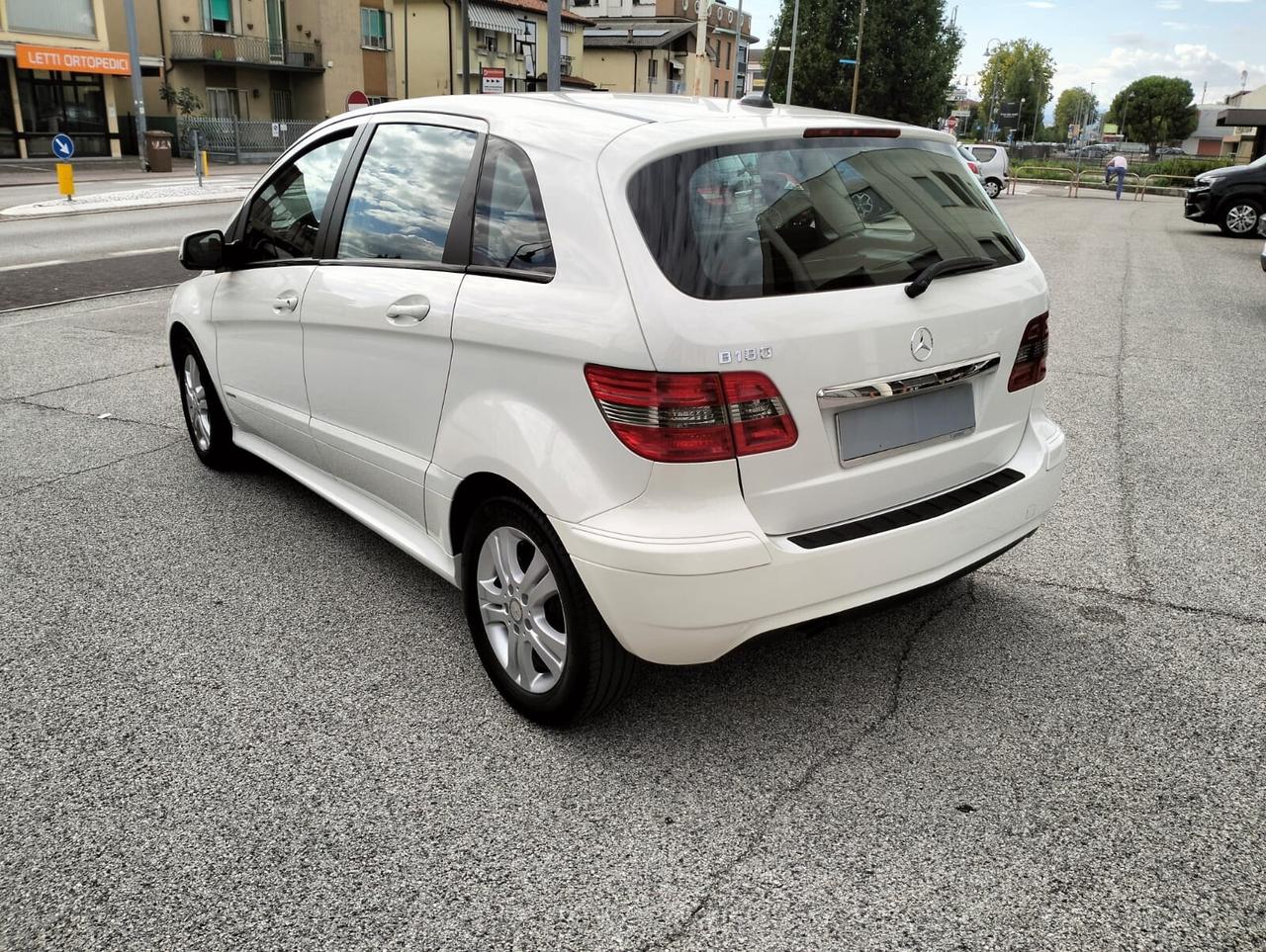 Mercedes-benz B 180 Benz Premium