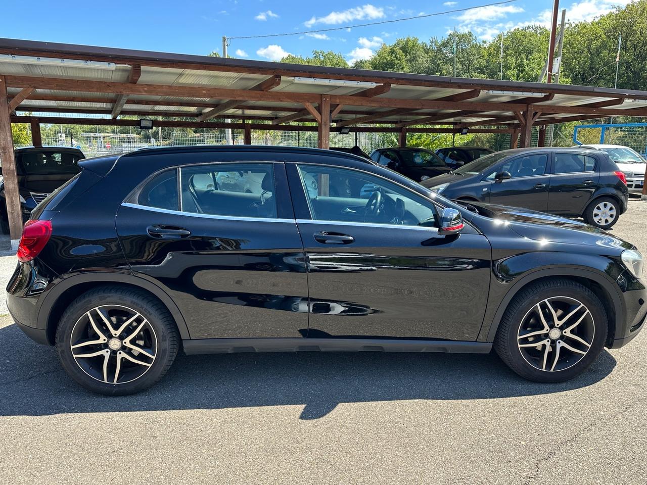 Mercedes-benz GLA 180 d Premium