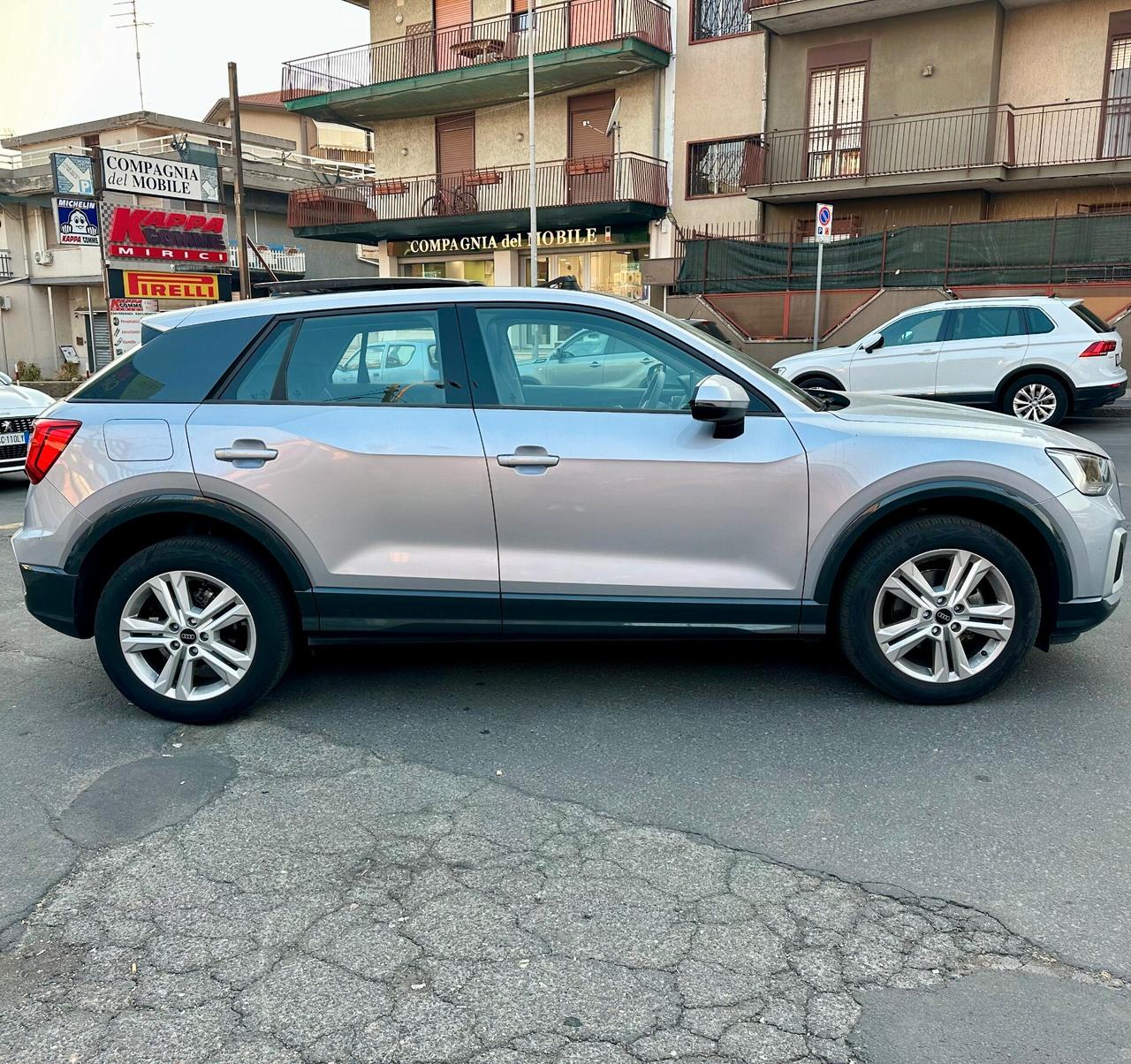 Audi Q2 30 TFSI Business Advanced