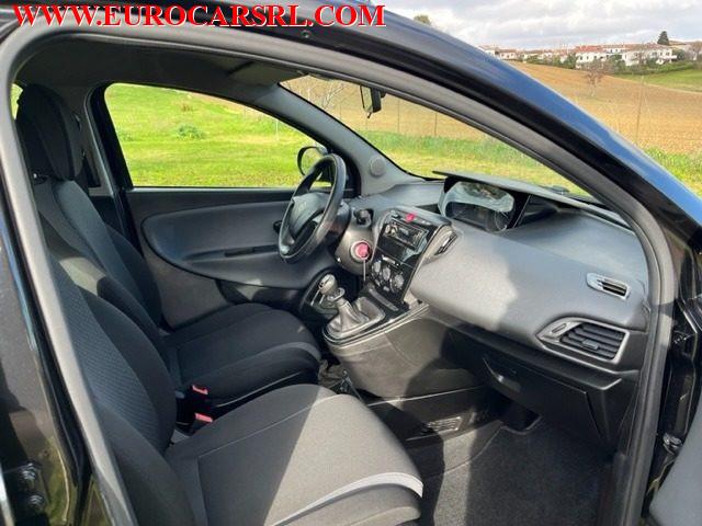 LANCIA Ypsilon 1.2 69 CV 5 porte Silver