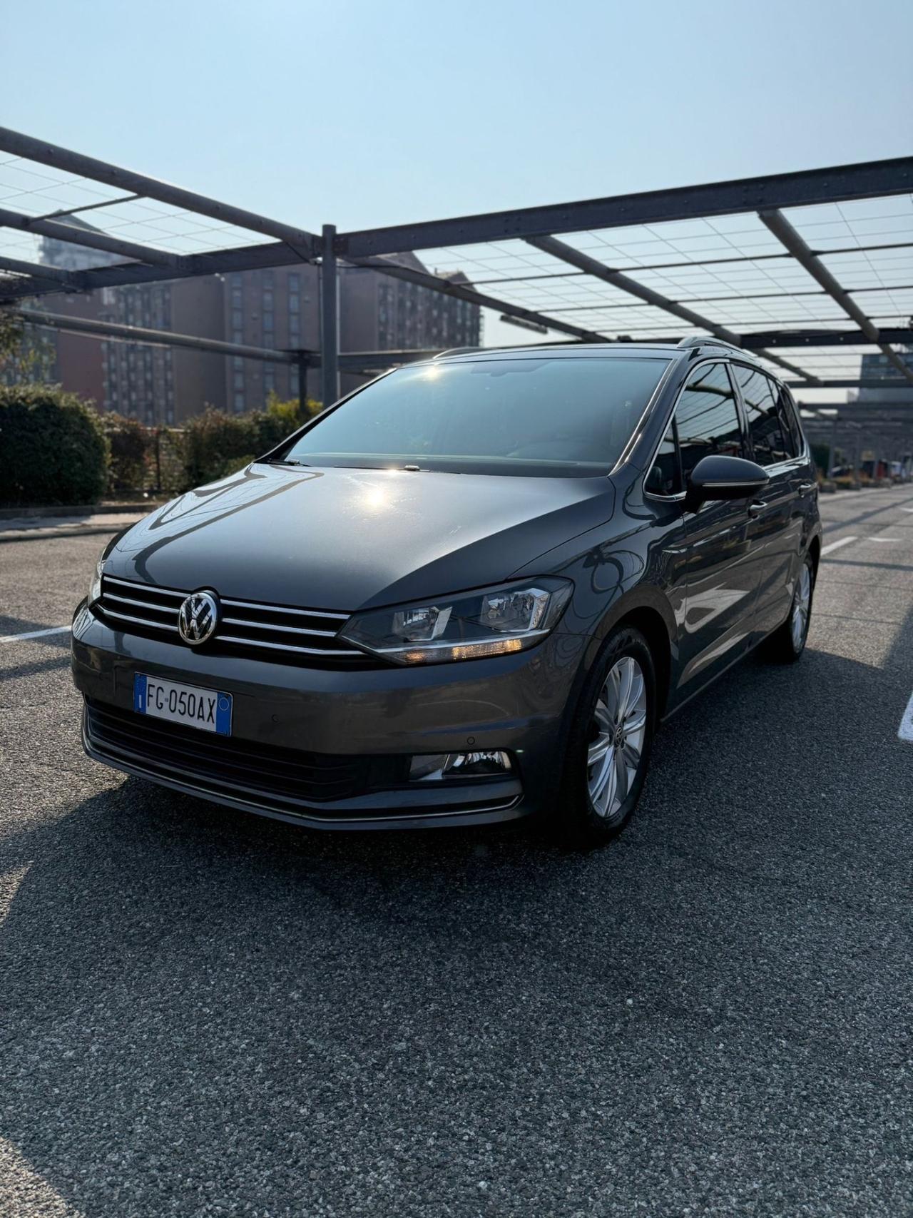 Volkswagen Touran 2.0 TDI 150 CV SCR DSG Executive BlueMotion Tech.