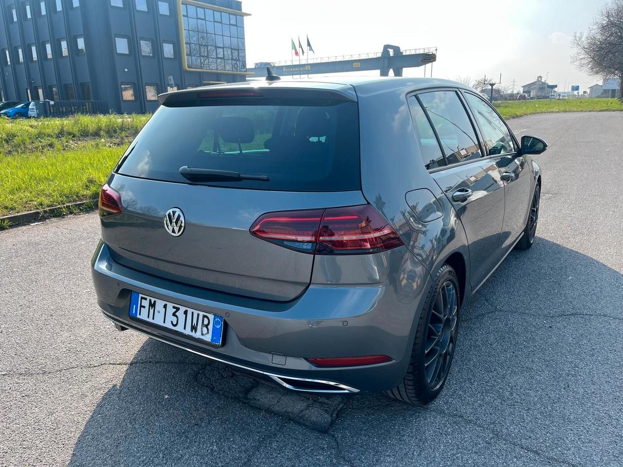 Volkswagen Golf 2.0 TDI DSG 5p. Highline