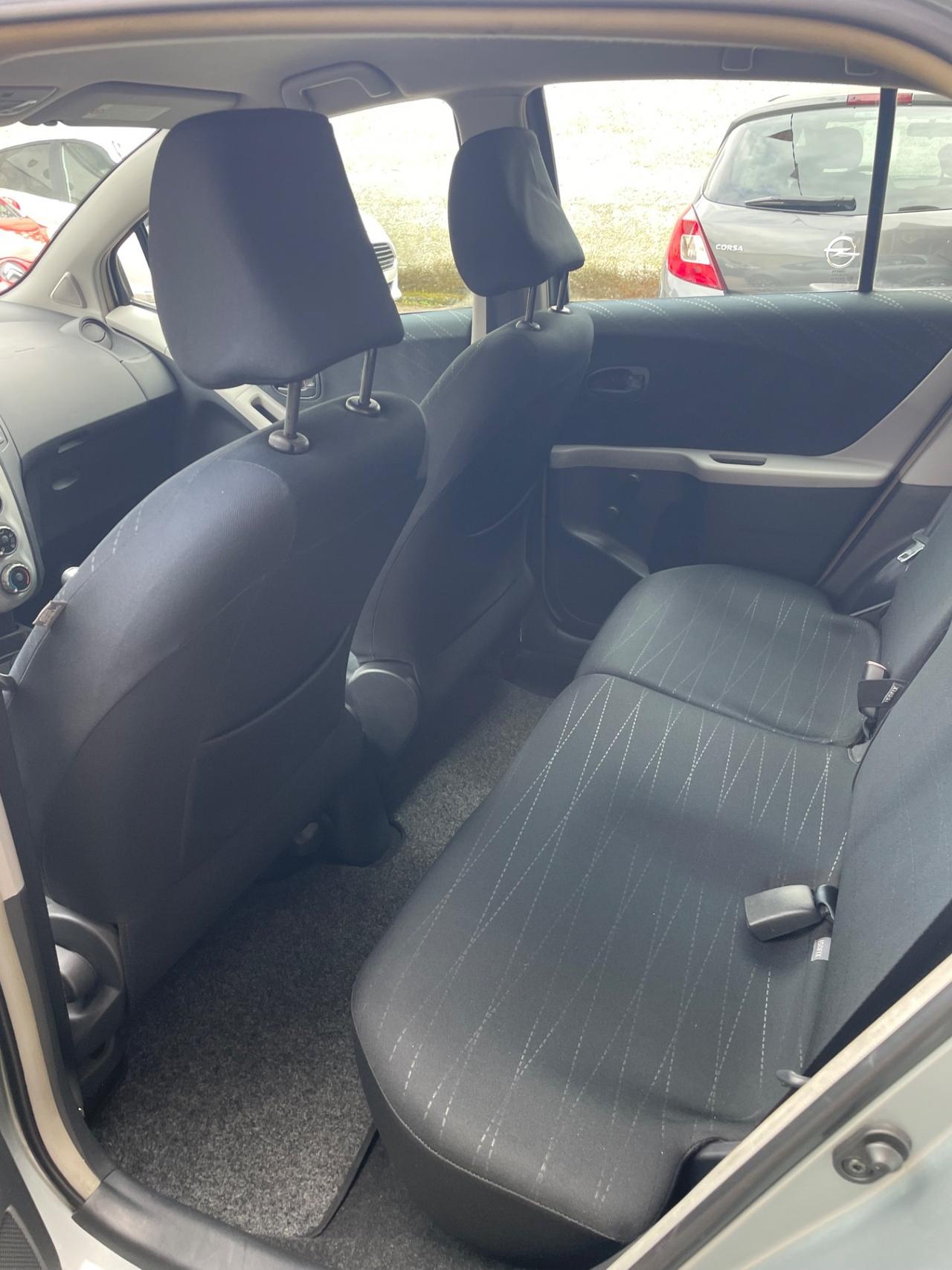 Toyota Yaris 1.3 5 porte Luna Full dal nord Italia