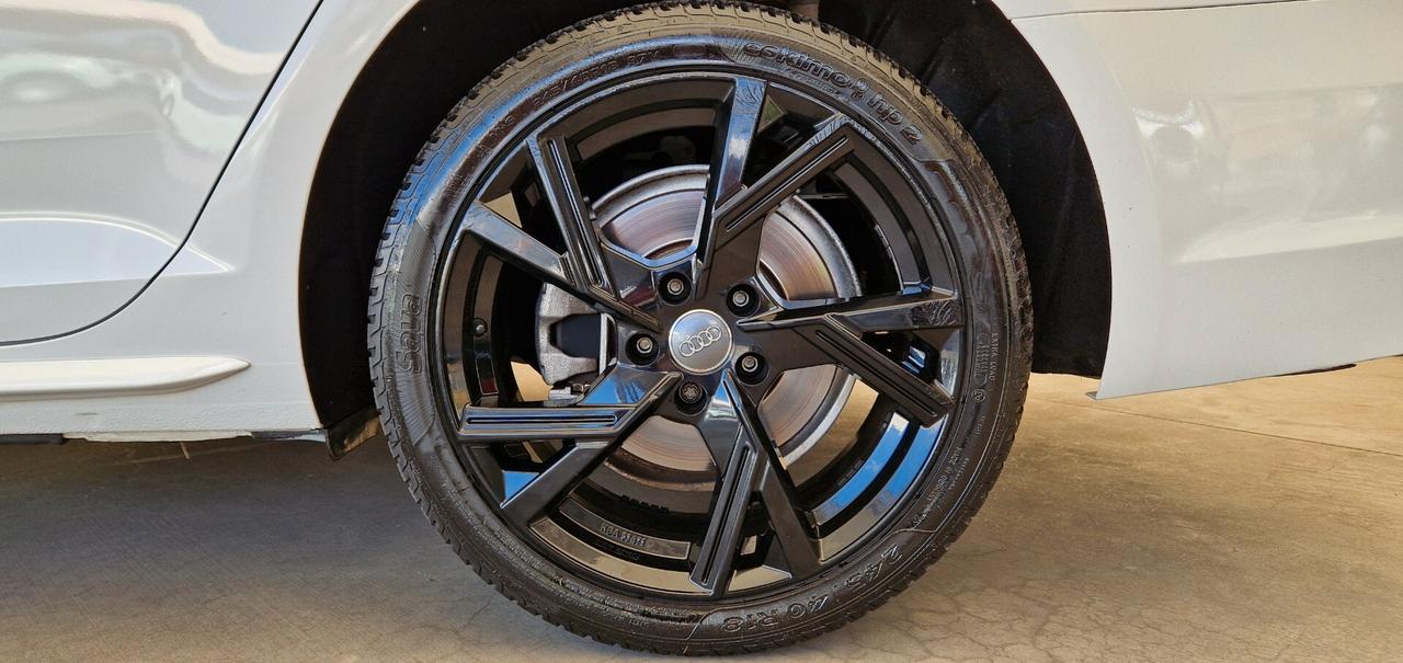 Audi A4 Avant 2.0 TDi 150cv S-Line EDITION