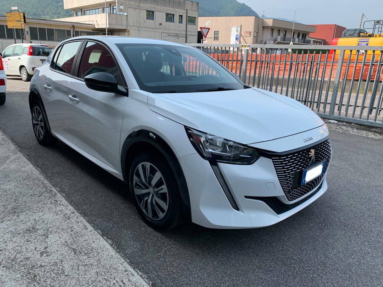Peugeot 208 motore elettrico 136 CV 5 porte Active