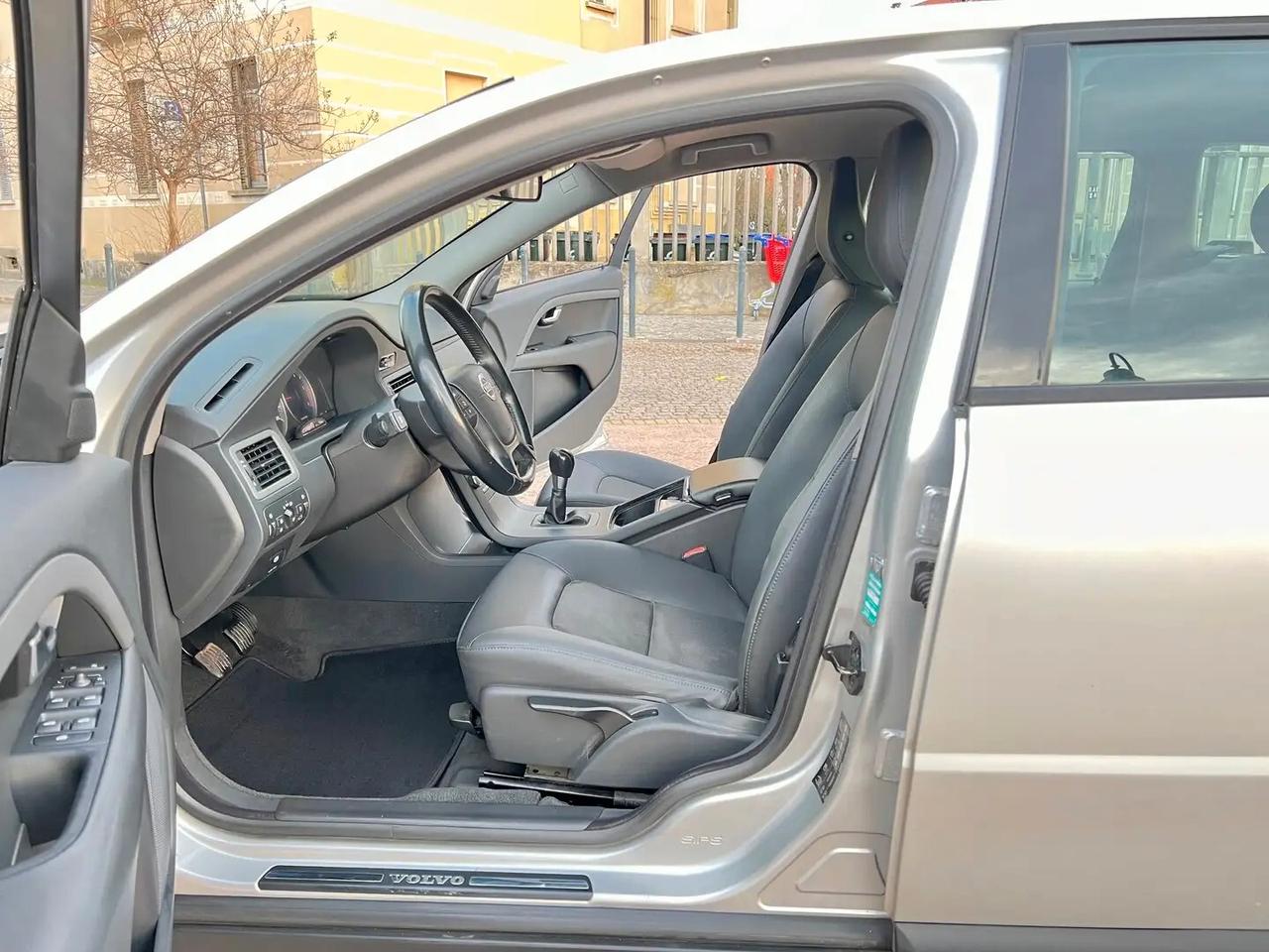 Volvo V70 2.0 D 136cv 6M Kinetic