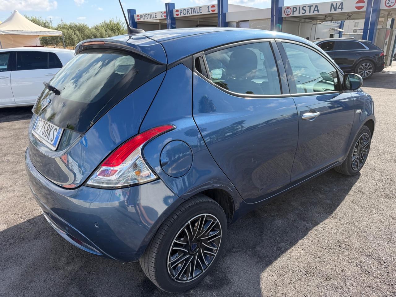Lancia Ypsilon 1.2 69 CV 5 porte GPL Ecochic Gold