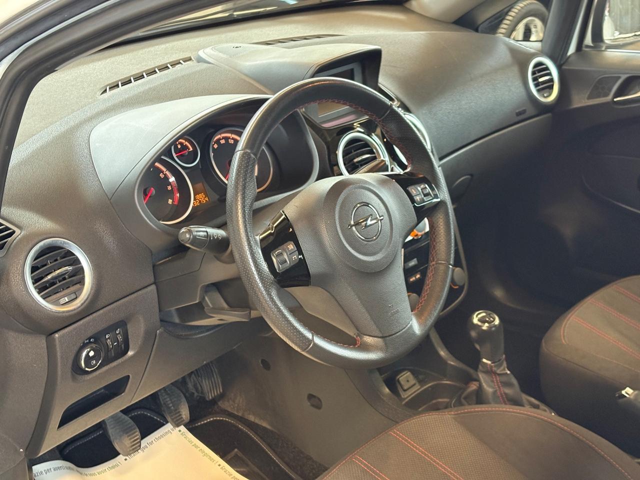 Opel Corsa 1.4 16V 5 porte Sport