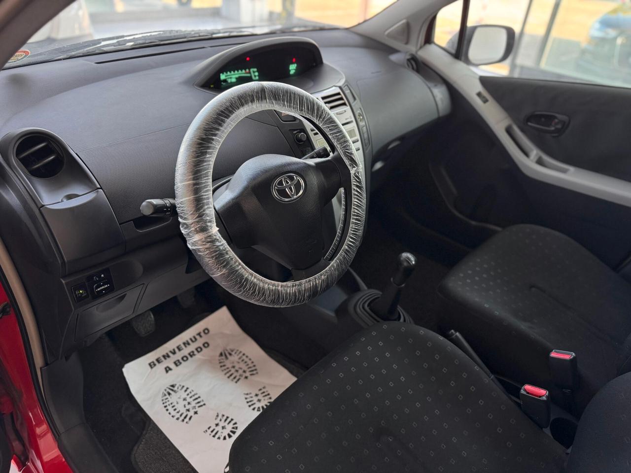 Toyota Yaris 1.0 5 porte
