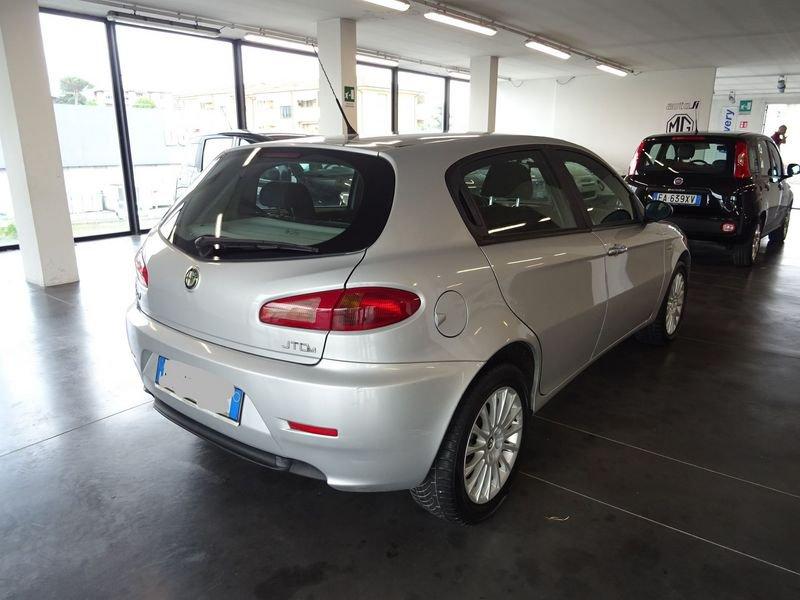 Alfa Romeo 147 147 1.9 JTD M-JET 16V 5 porte Dist.