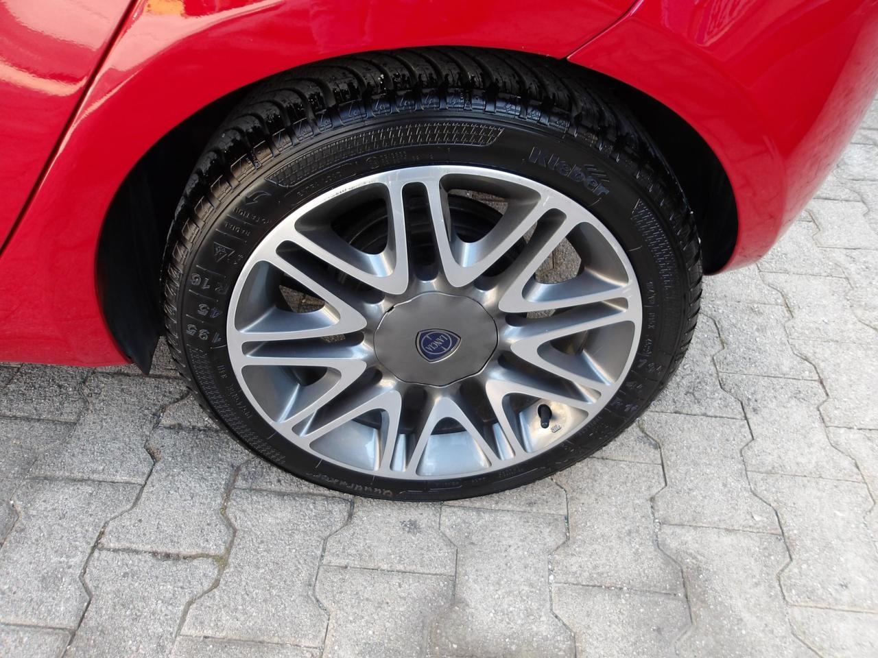 Lancia Ypsilon 5 Porte Ypsilon 0.9 t.air Gold 85cv dfn